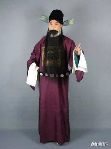 京剧里那些“遮肉显瘦”的戏服