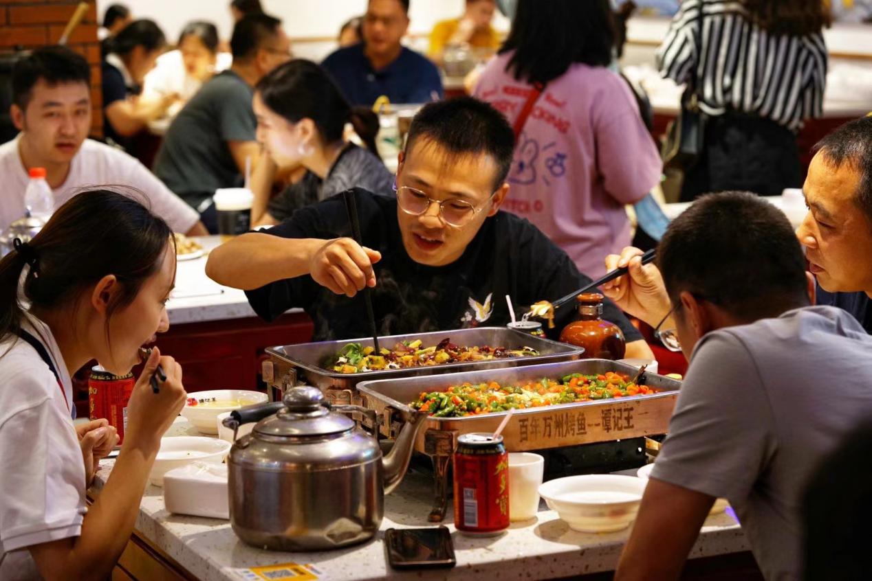 开了17年的万州烤鱼,在万州开了22年的烤鱼