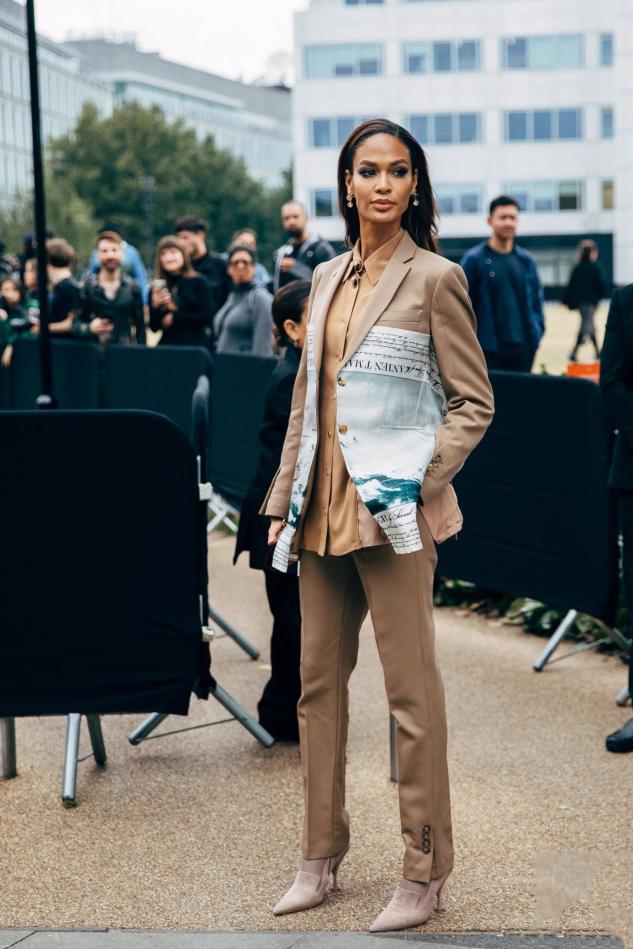 冬天穿卡其还是驼色好,驼色适合冬季穿吗