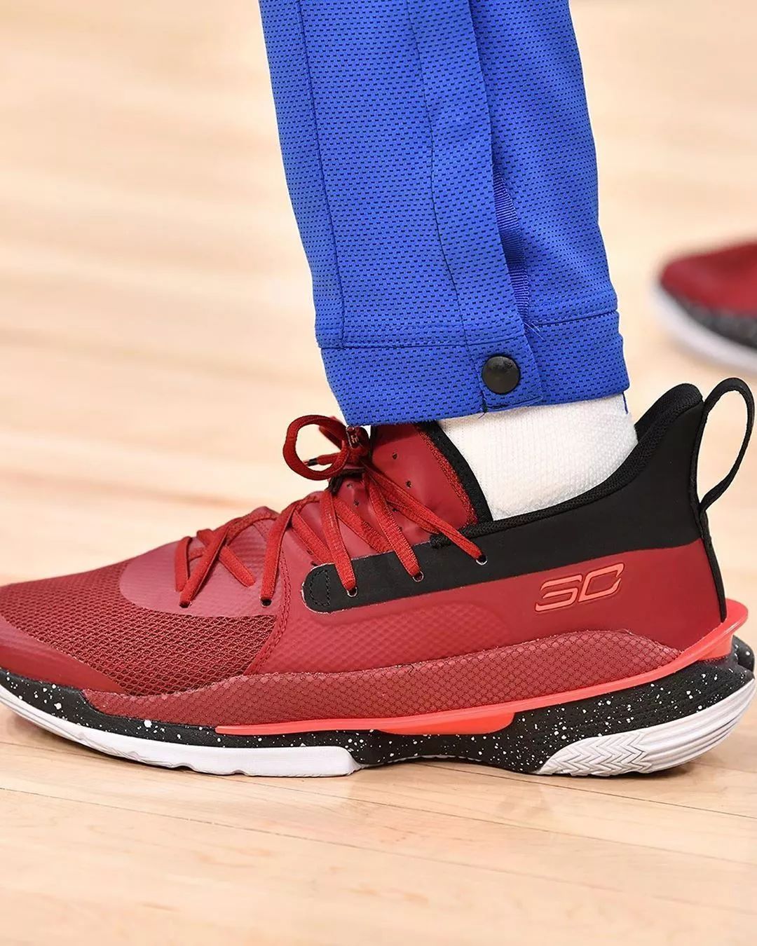 哈雷尔上脚球鞋锐步,nba上脚球鞋排行榜kd16