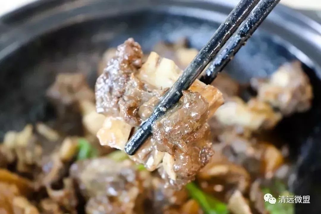 铜盘焗鸡的正宗做法,特色铜盘焗鸡