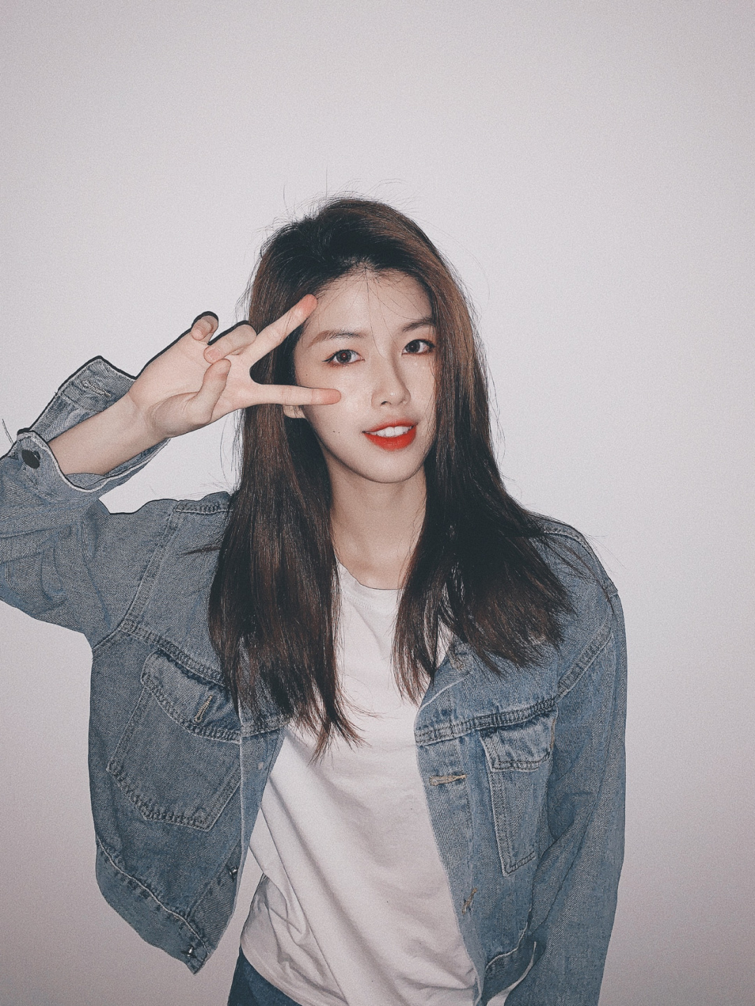 自拍照姿势大全教你拍出好照片,自拍的拍照姿势怎么拍好看