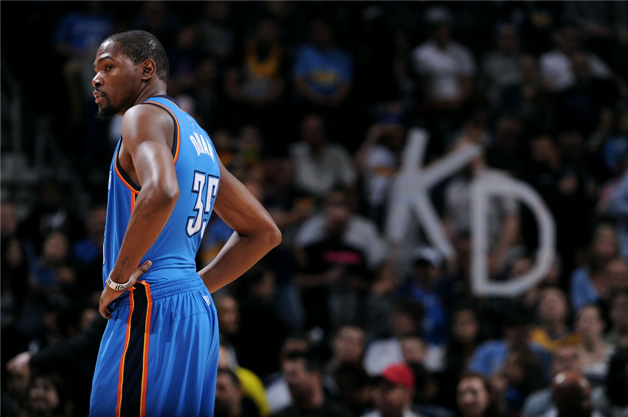 NBA历史20岁最强阵容！詹姆斯打3，杜兰特打4，2号位非乔丹科比？