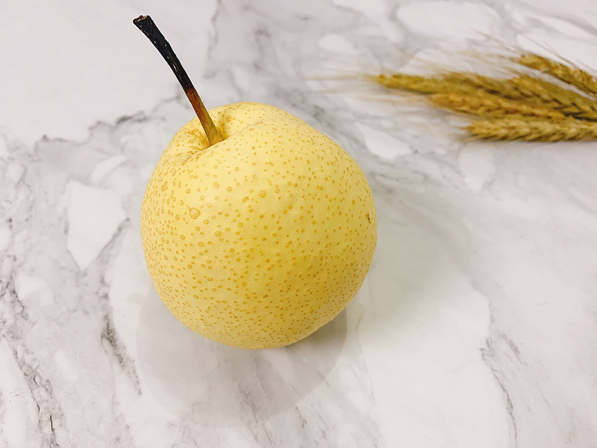 雪梨菊花水怎么煮降火,菊花雪梨冰糖饮怎么做好吃