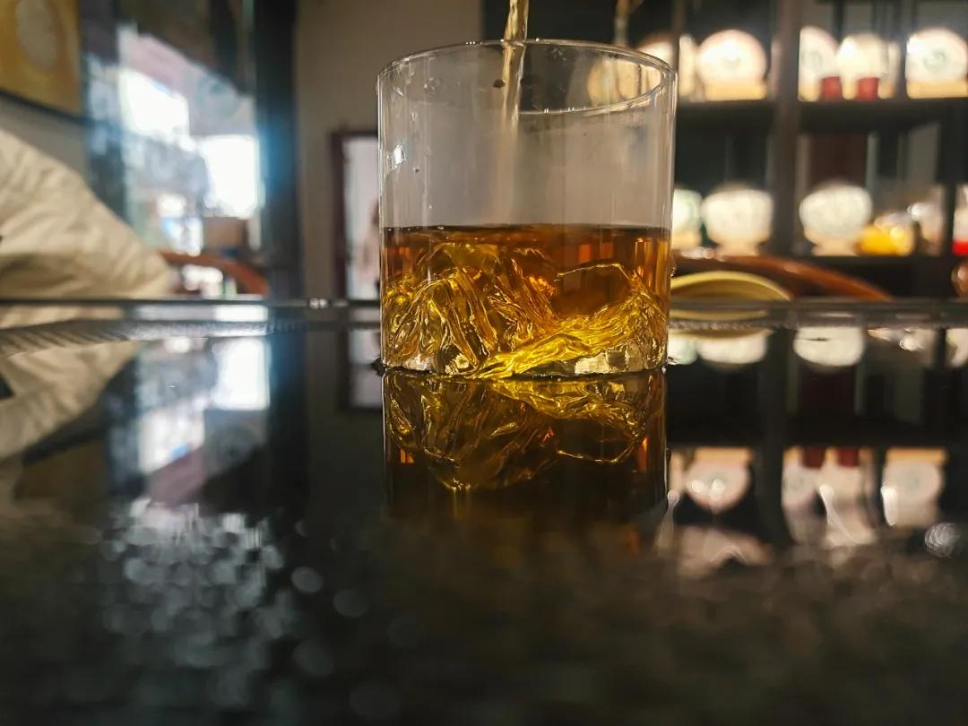 2014年勐库戎氏茶魂,2021年戎氏勐库茶魂