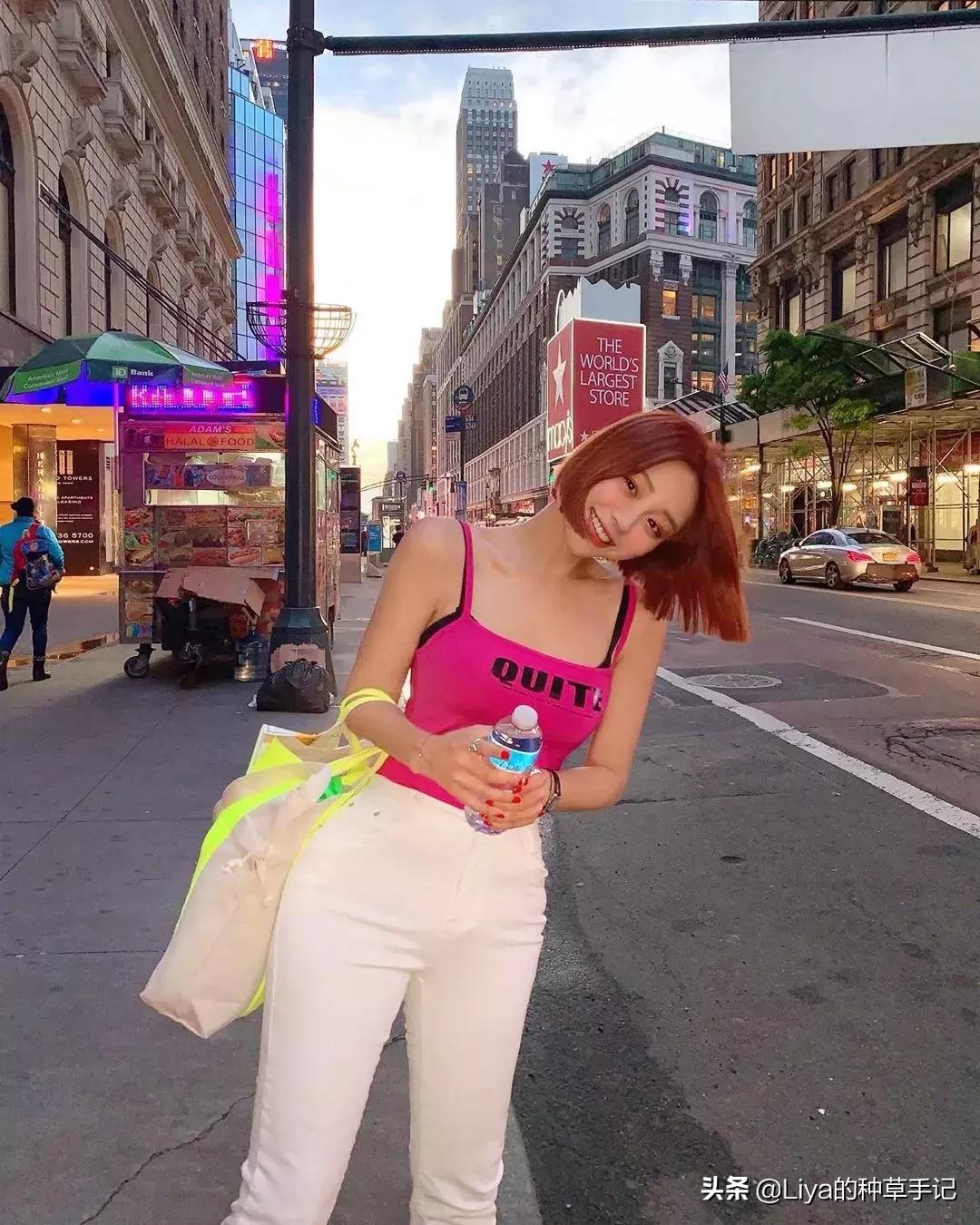 2019小白裤这样穿时髦优雅又简单,2019流行的小黑裤