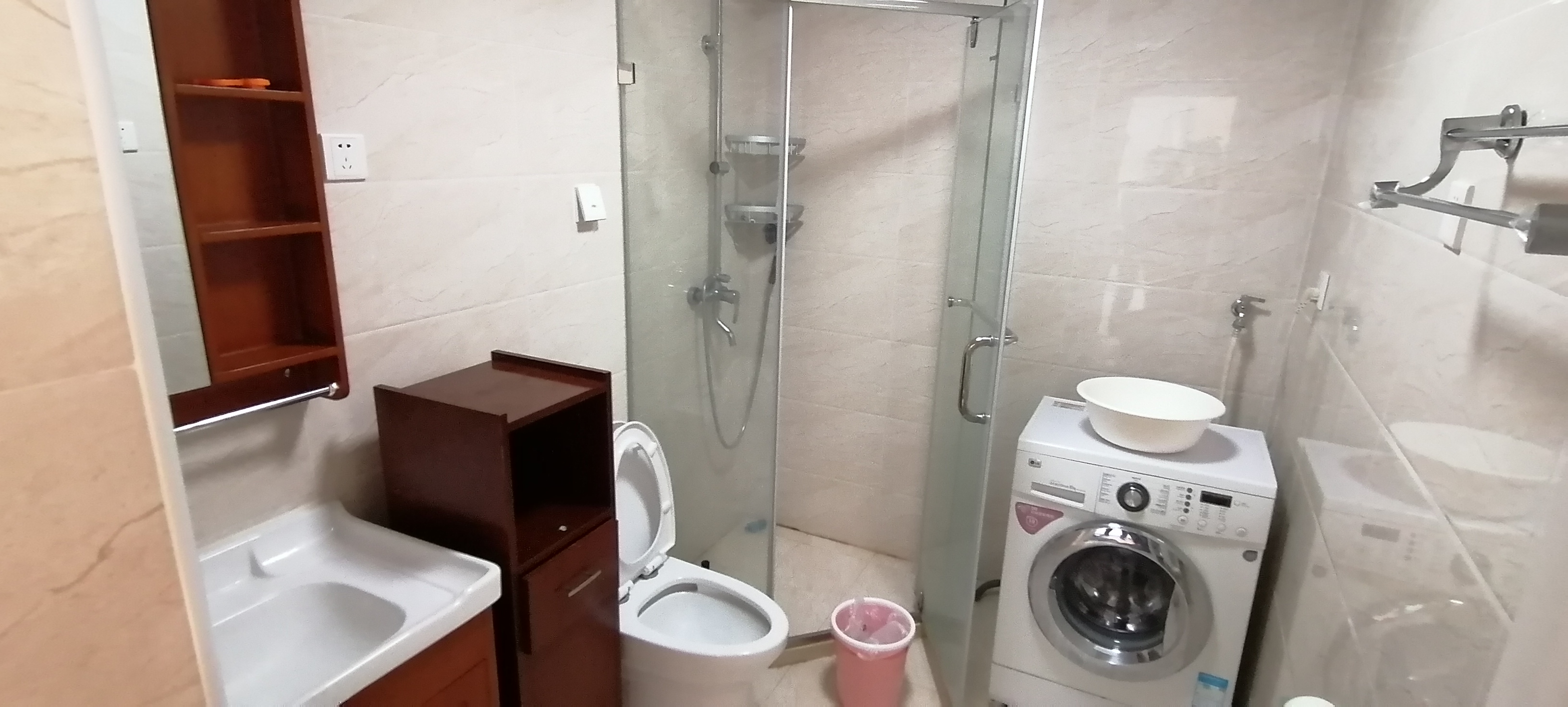 首付200w买一套300w的房子,200w的房首付