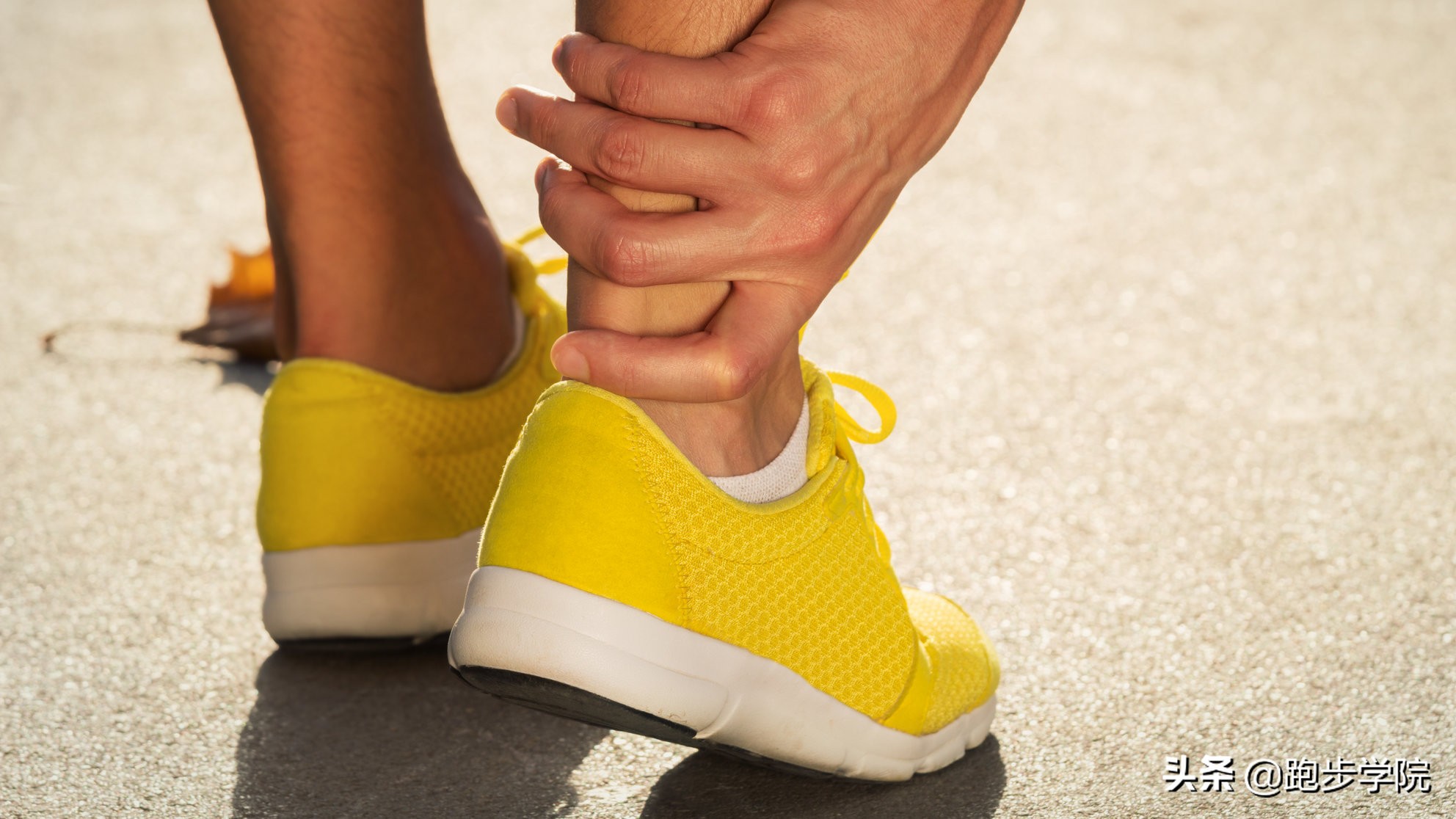 关于治疗脚踝扭伤的文章,脚踝扭伤的四个恢复阶段