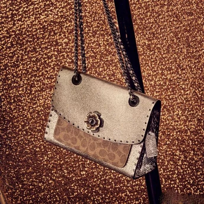 男人女人你们应该如何看待这些包，难道是贫穷限制了我的想象吗？