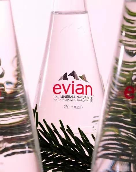 依云如何将一瓶水，卖出奢侈品的味道？