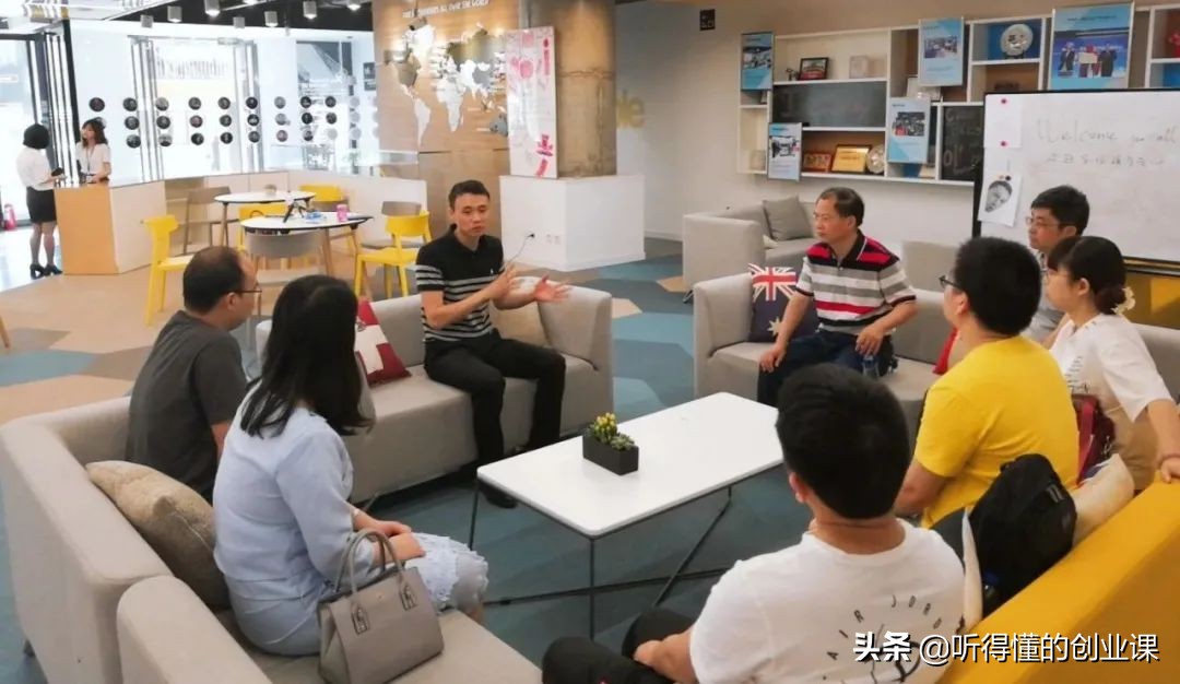 大学生创业面临的最大风险,大学生创业所面临的风险与机会