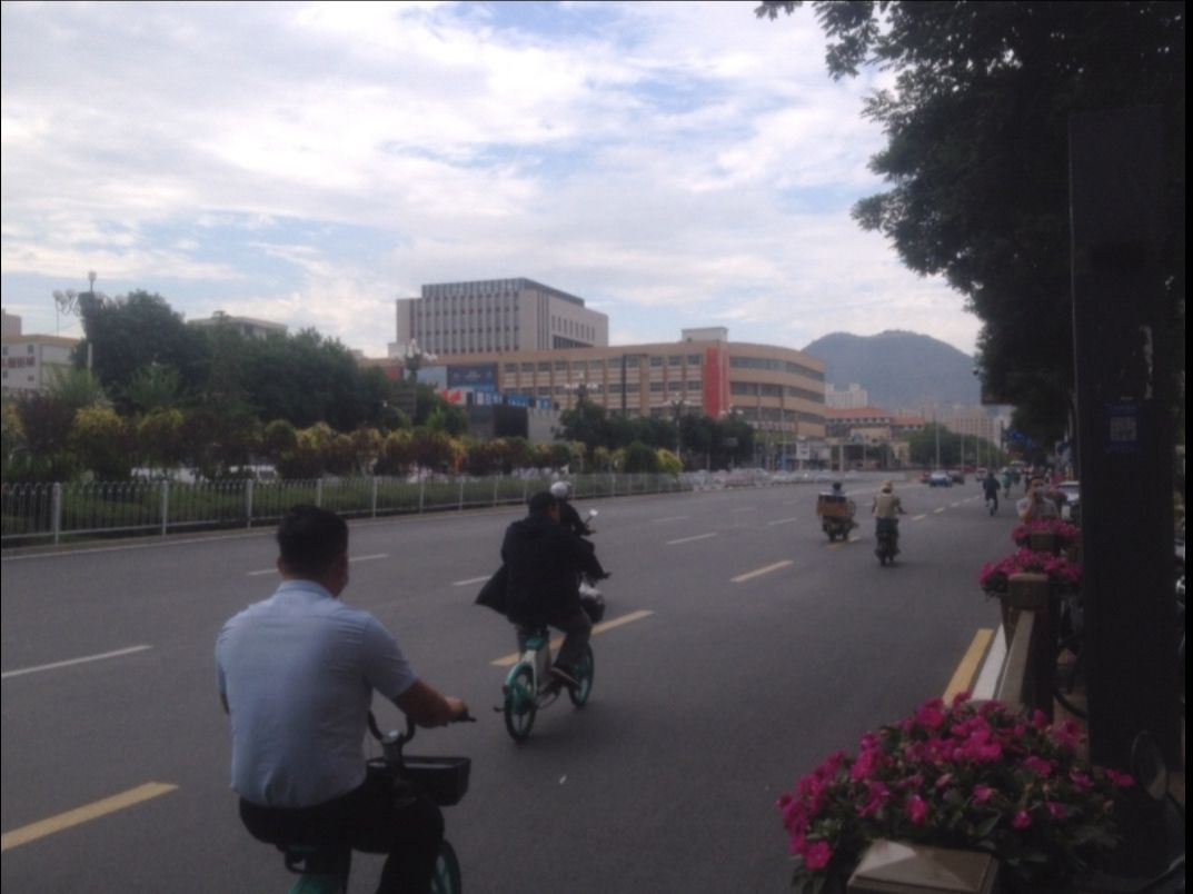 iphone4s用起来很卡,iphone4s使用视频