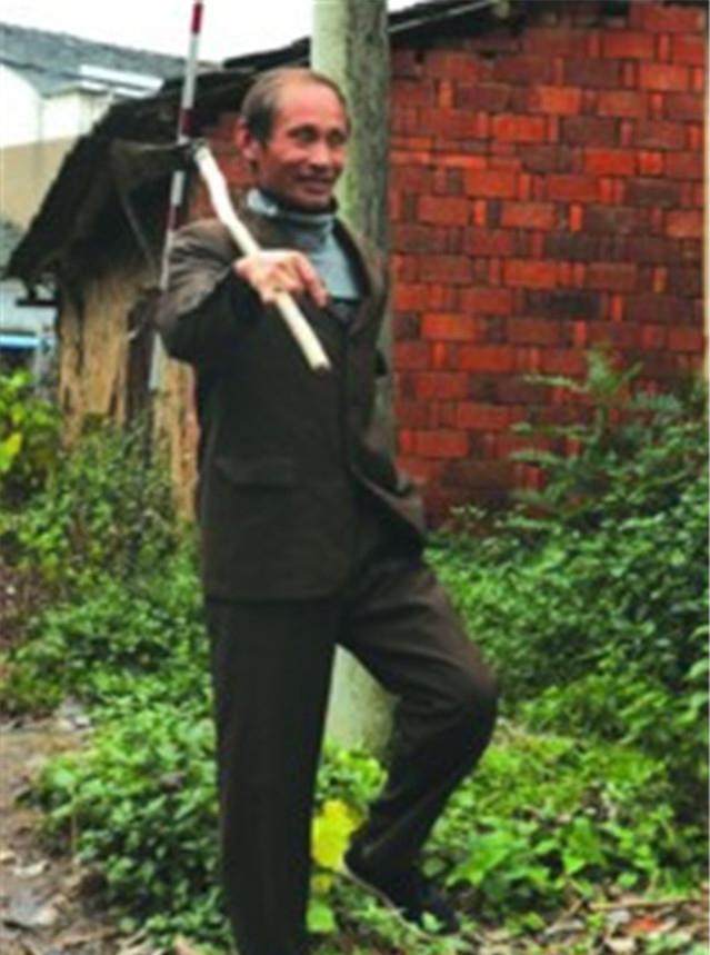 安徽网红老汉,安徽一农民长相酷似普京而走红