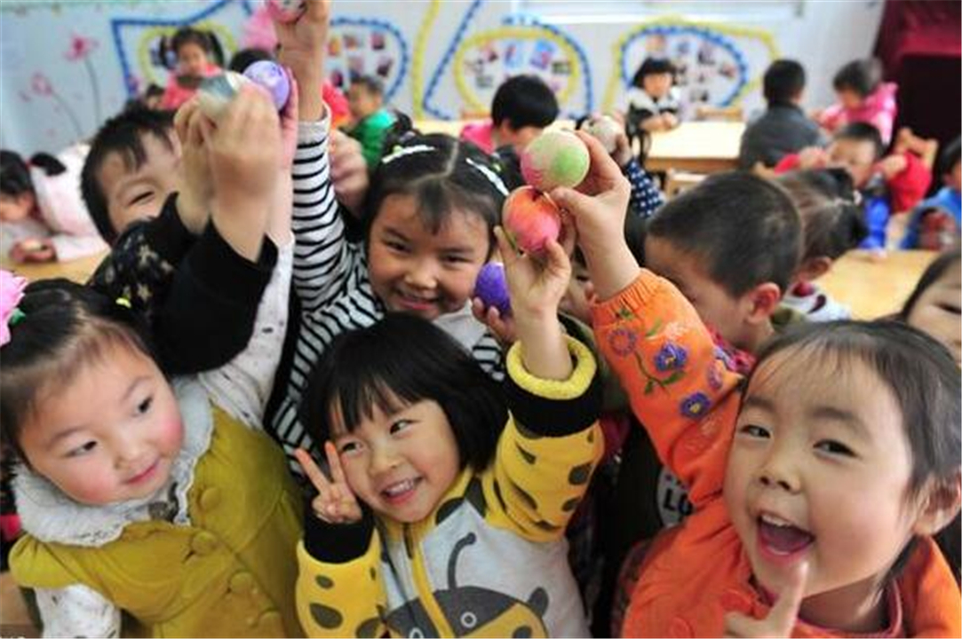 90后父母登场，幼儿园非主流名字频出，一个班里三个紫萱