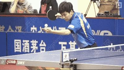 逆旋转和勾手发球哪个威胁更大,勾手发球和逆旋转发球