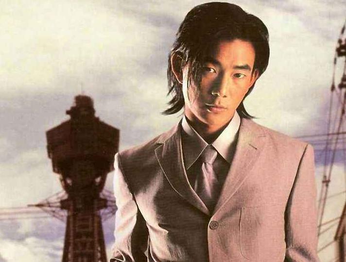 被公司冷藏5年的任贤齐，是如何被小虫“拯救”的？