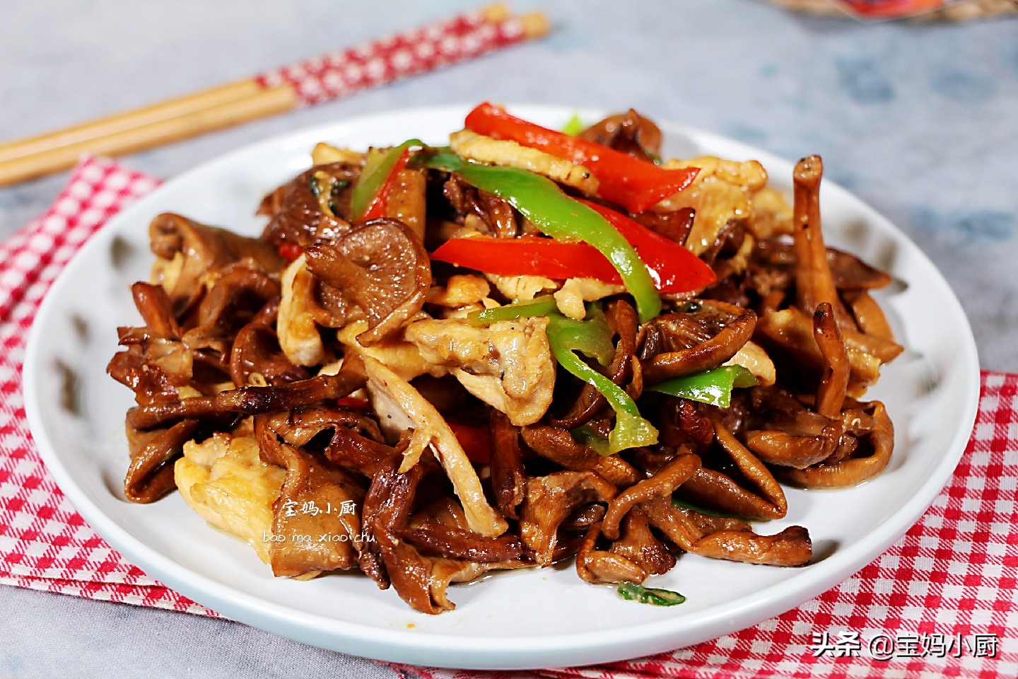 蘑菇配什么肉有营养,蘑菇和肉和啥在一起有营养