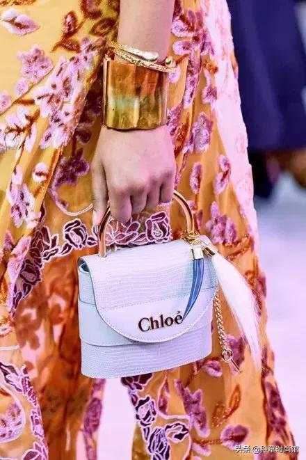 郑秀妍离开sm后在韩国过得怎么样,郑秀妍手拿包爱马仕