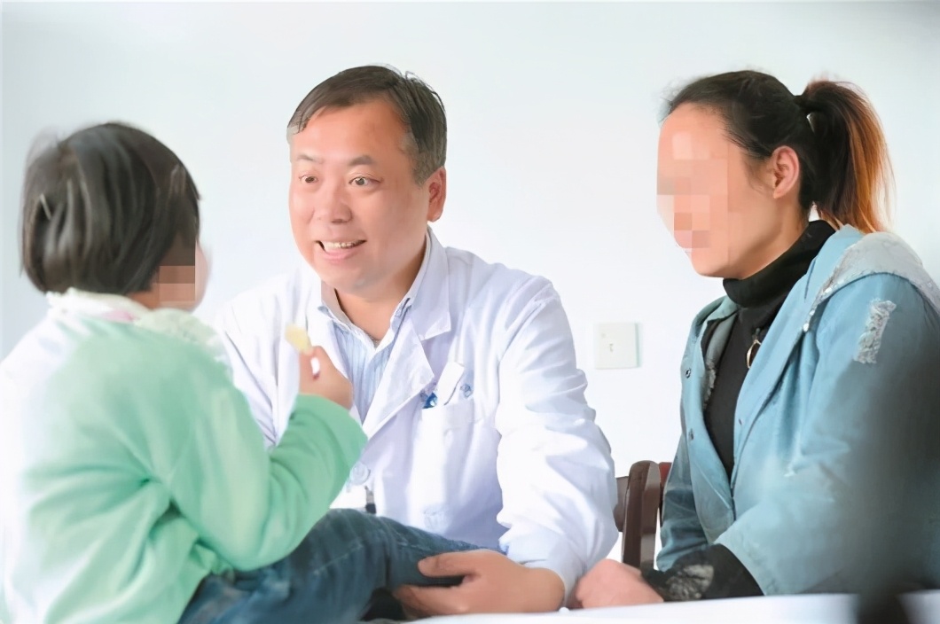 「中山名医」梁松：“折翼天使”的守护神