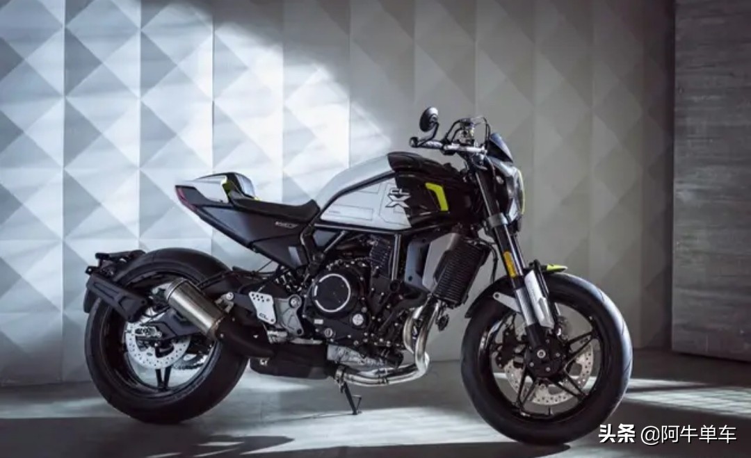 春风700clx复古版图片,春风clx700改复古圆灯