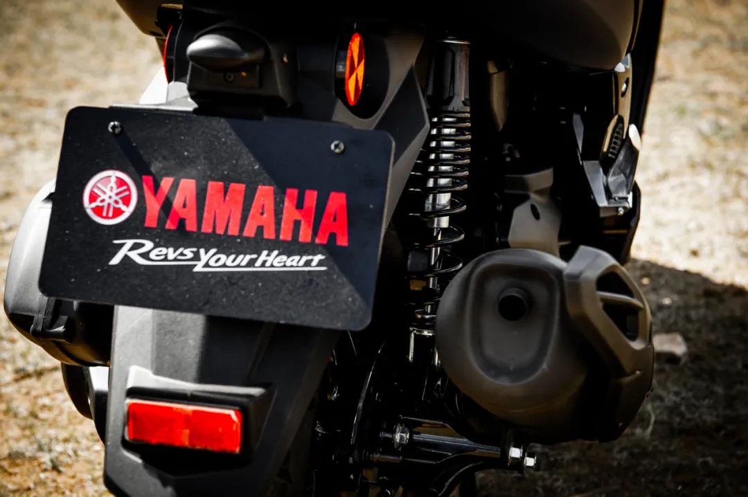 试驾雅马哈nmax150,雅马哈踏板nmax155跟pcx哪个好