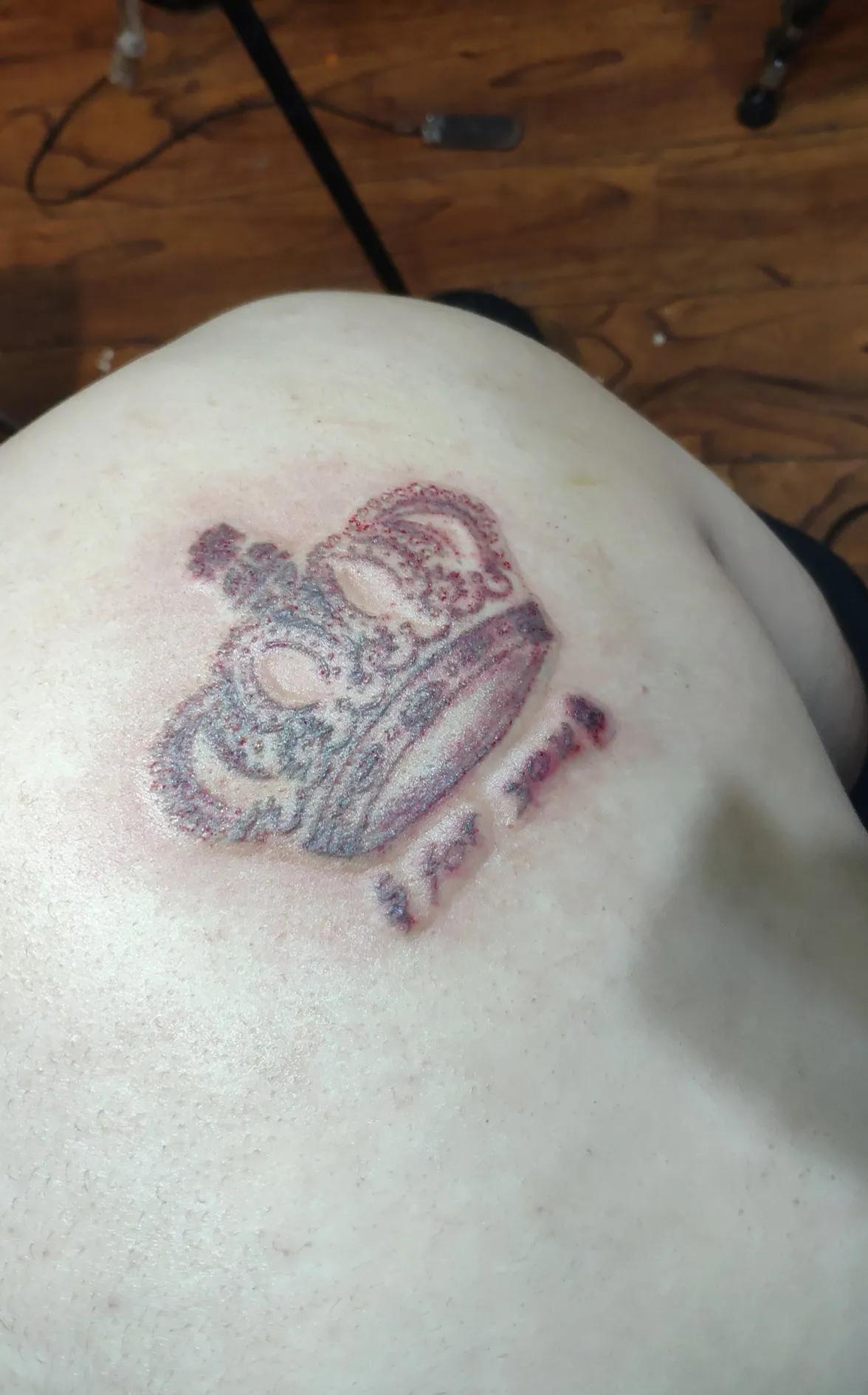 洗纹身一次比一次疼的轻吗,洗纹身一次的效果