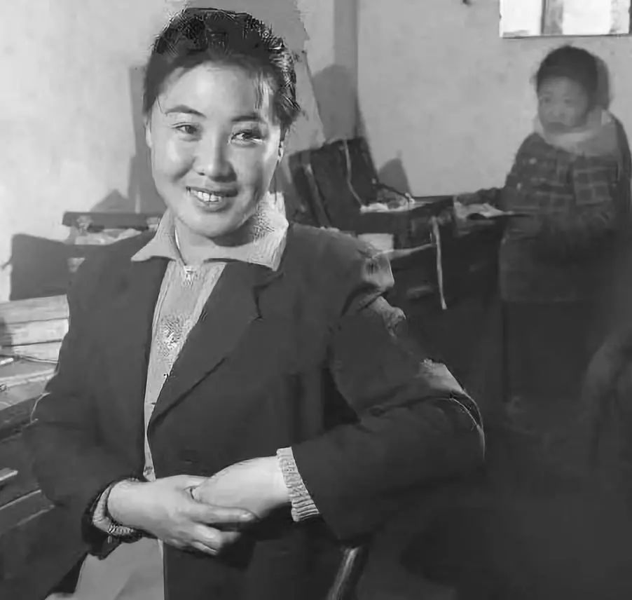 郭兰英哭了现场视频,郭兰英的三哭殿全场