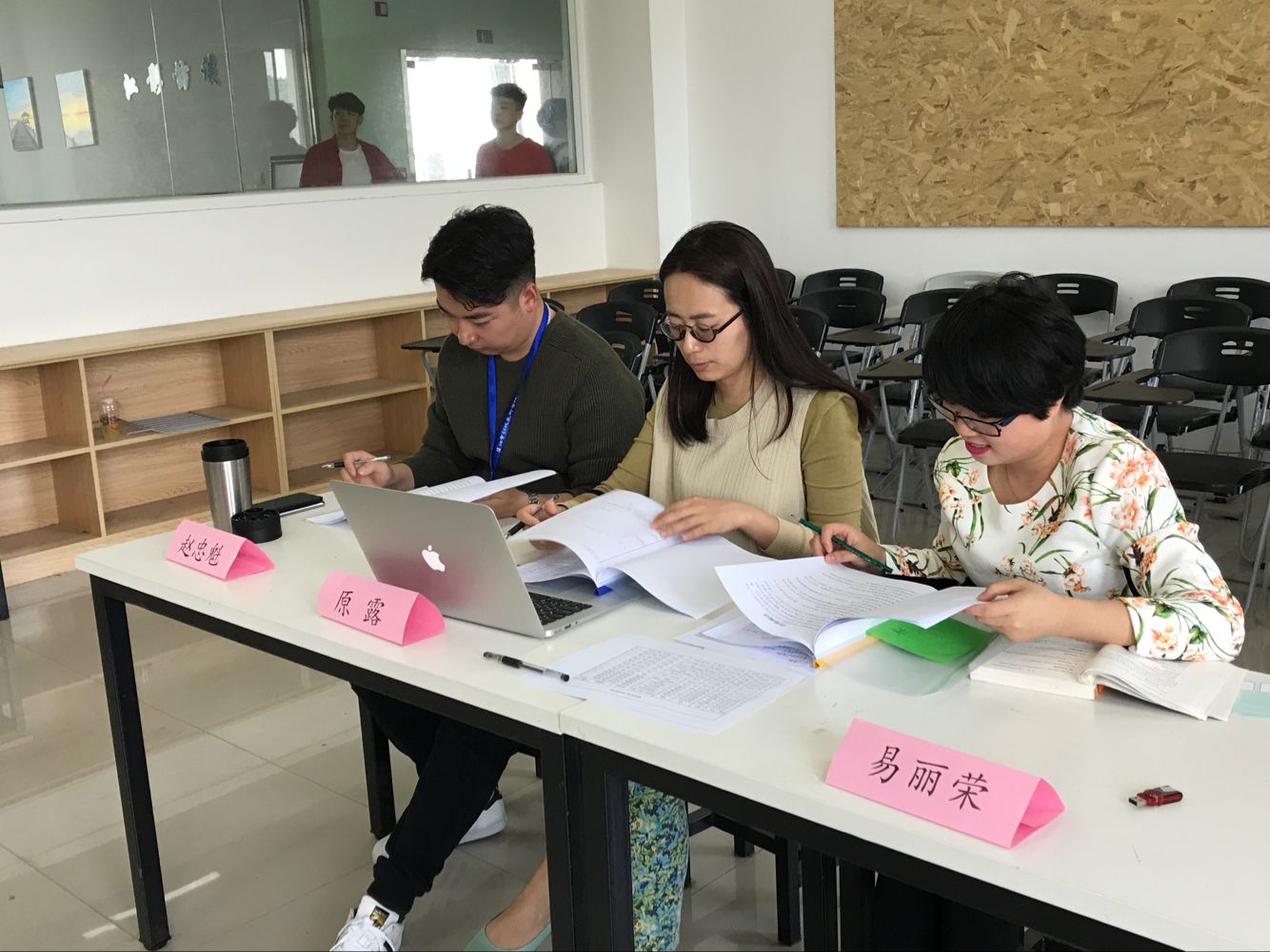 大学毕业论文合格还不够！答辩现场注意4个小细节，老师拍手称赞