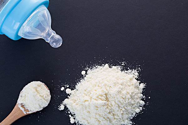 怎样解决宝宝不喝母乳喝奶瓶,婴儿不吃母乳只吃奶瓶怎么纠正