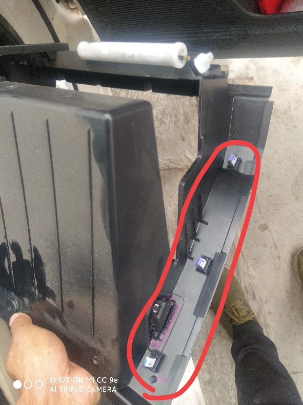 福睿斯手套箱卡扣拆卸,17年福睿斯副驾驶手套箱怎么拆