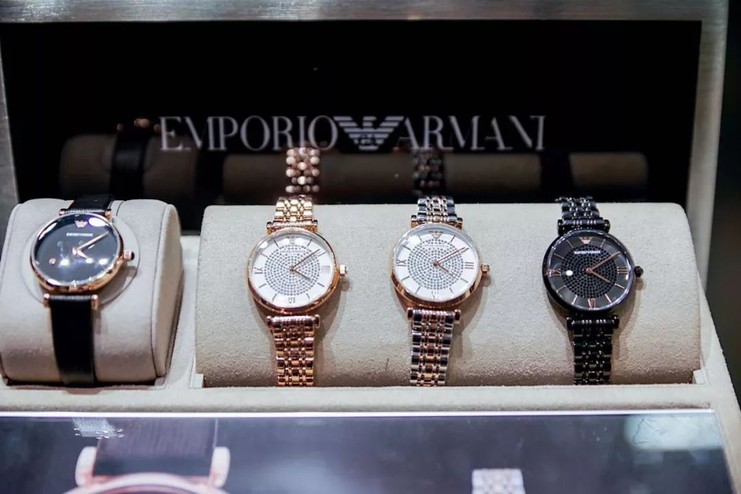 emporioarmani2023秋冬女,emporioarmani满天星女表