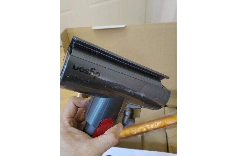 告别清洁噪音戴森V8静音式吸尘器