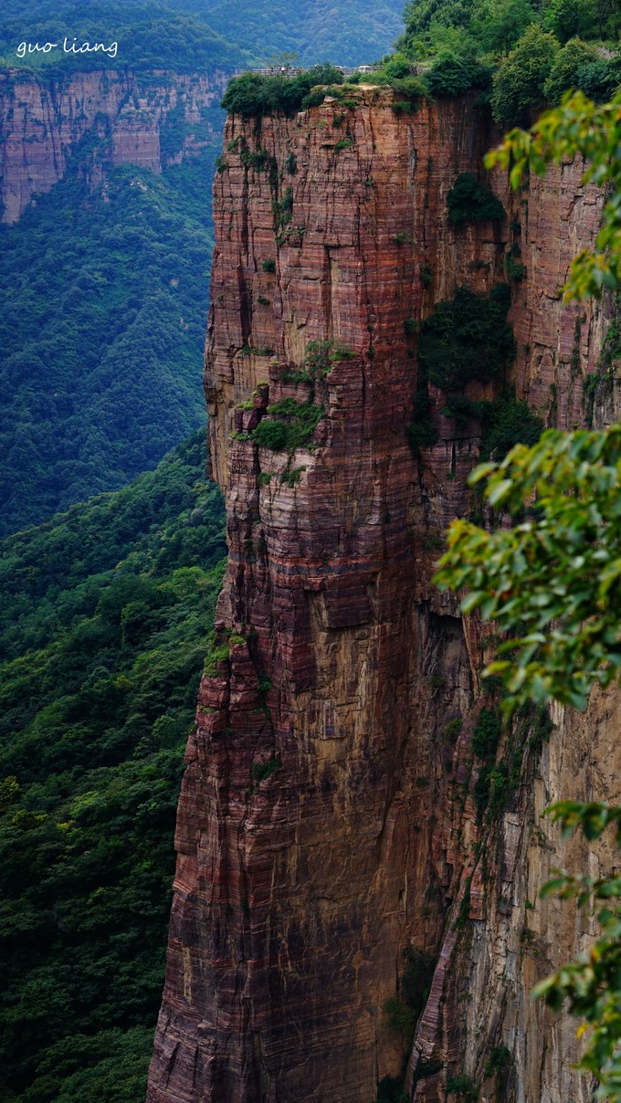 小游万仙山体验郭亮绝壁长廊,万仙山郭亮村景区瀑布介绍