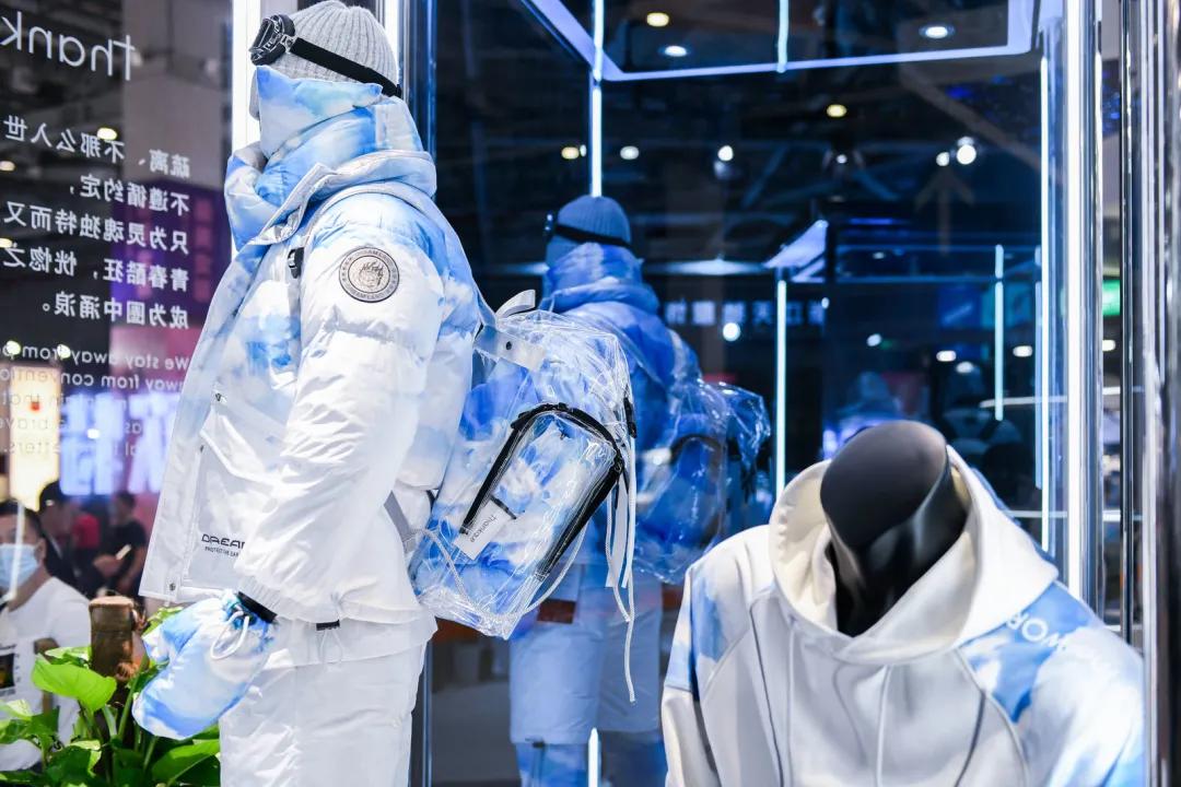 男装女装潮流感爆棚,冬季潮流男装女装穿搭