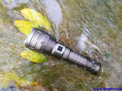 务实去华当行本色—wubenT105远射手电