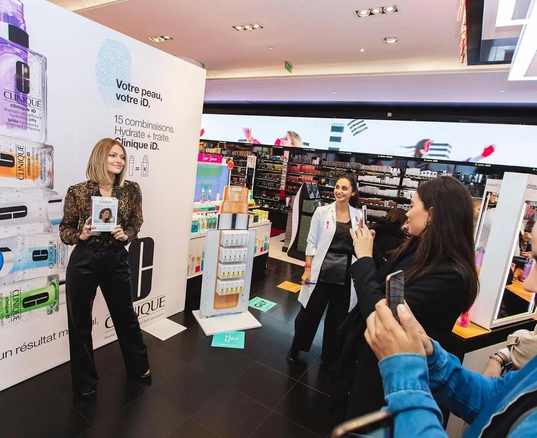 浪到福布斯封面,还成为带货第一人,这位法国姐姐很不一般