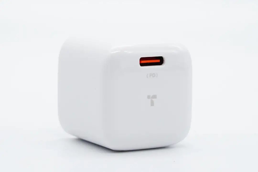 iphone13到底该不该买原装充电器,iphone13有没有充电器