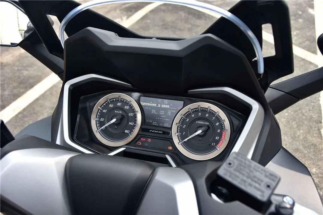 本田踏板车nss300和nss350,本田nss350和光阳s350哪个好