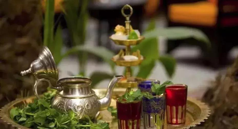 一茶一世界一品一芬芳,一茶一世界一品一红尘