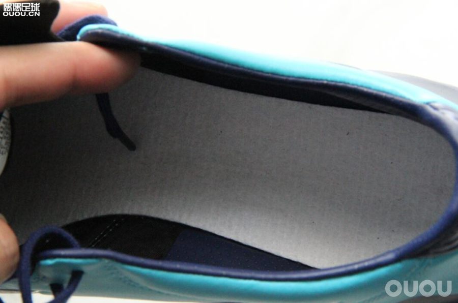 美津浓中端ag足球鞋,美津浓neo足球鞋不同配色有差异吗