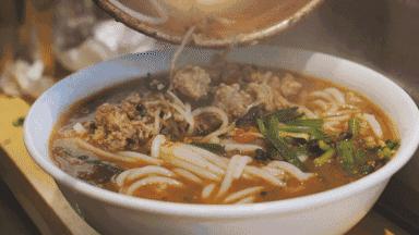 武汉美食牛肉面20块一碗,武汉好吃的老碗面