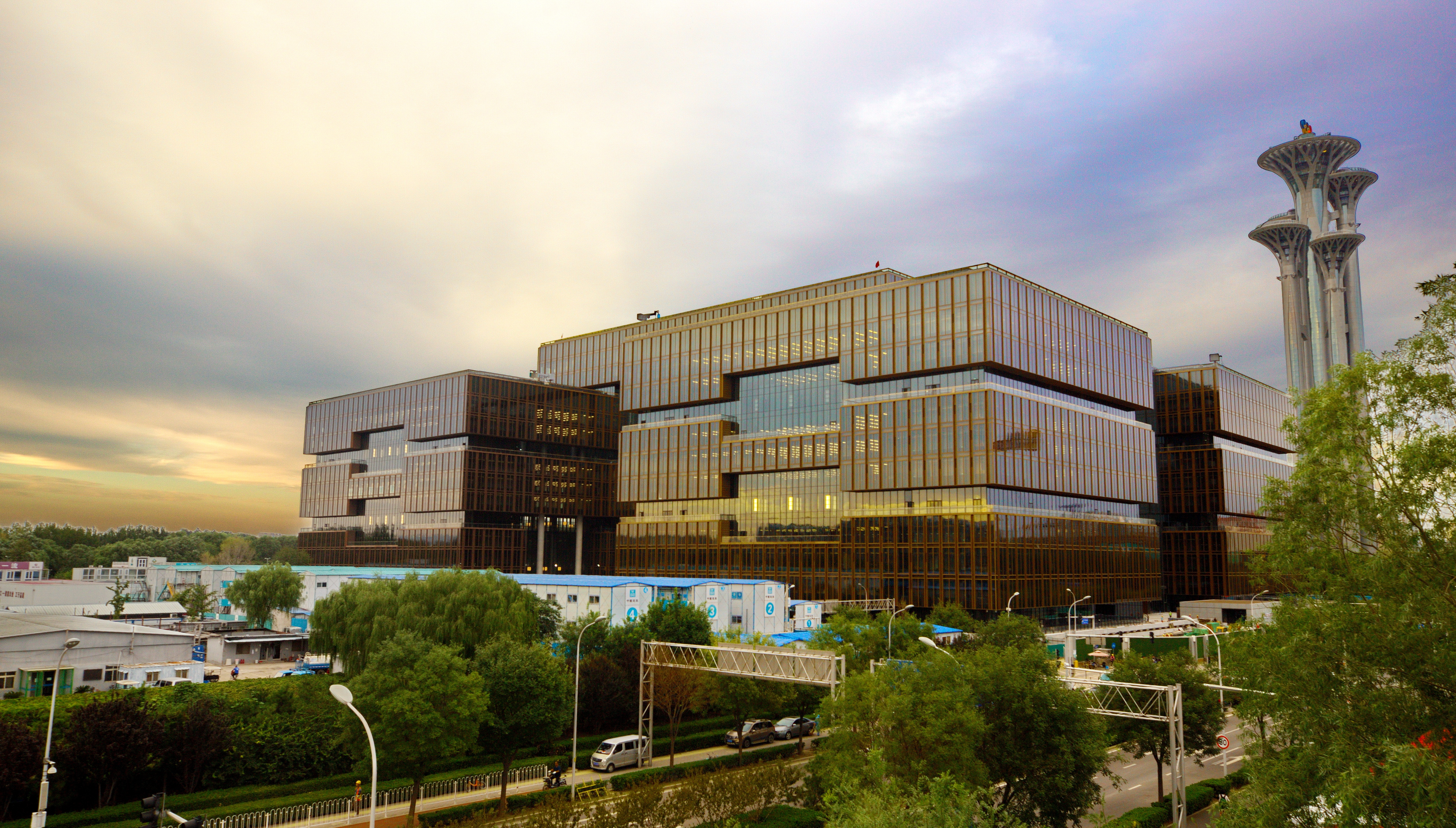 中国500强企业也没资格租？看完亚洲金融大厦某层招商条件，跪了