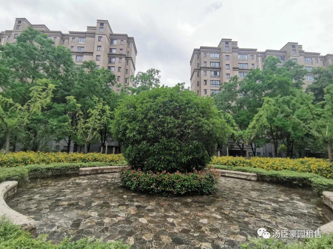 张江汤臣豪园四期新挂牌109㎡大两房一套，精装修诚意出售