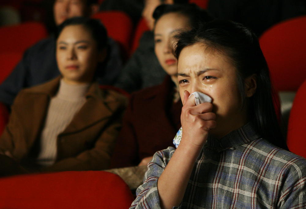 重看《色戒》，四个吸烟镜头，完美诠释出王佳芝的成长与挣扎