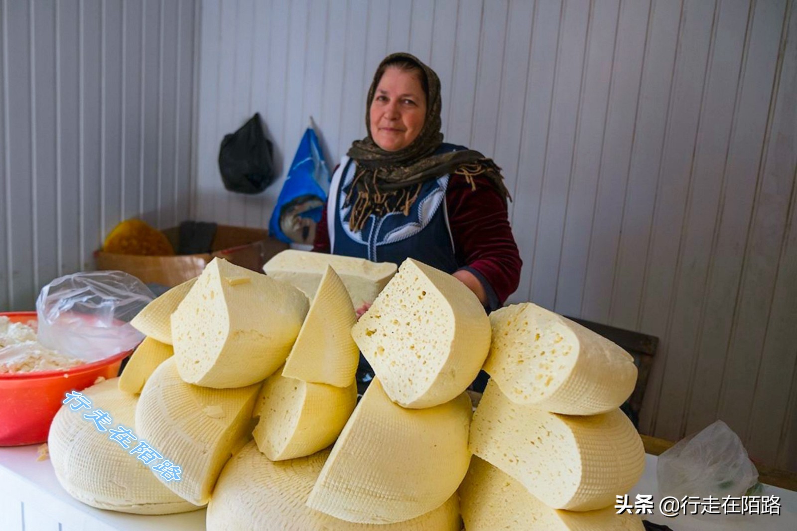 俄罗斯人均收入为什么那么低,俄罗斯真实的工资和物价