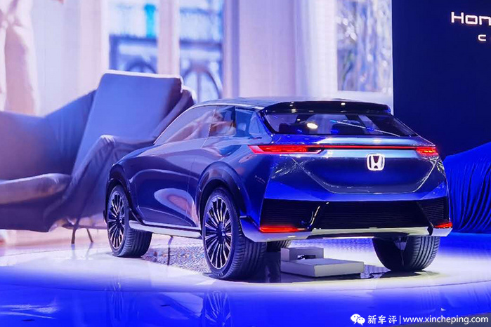 吉利星瑞和高尔夫8哪个更值得买,高尔夫和星瑞