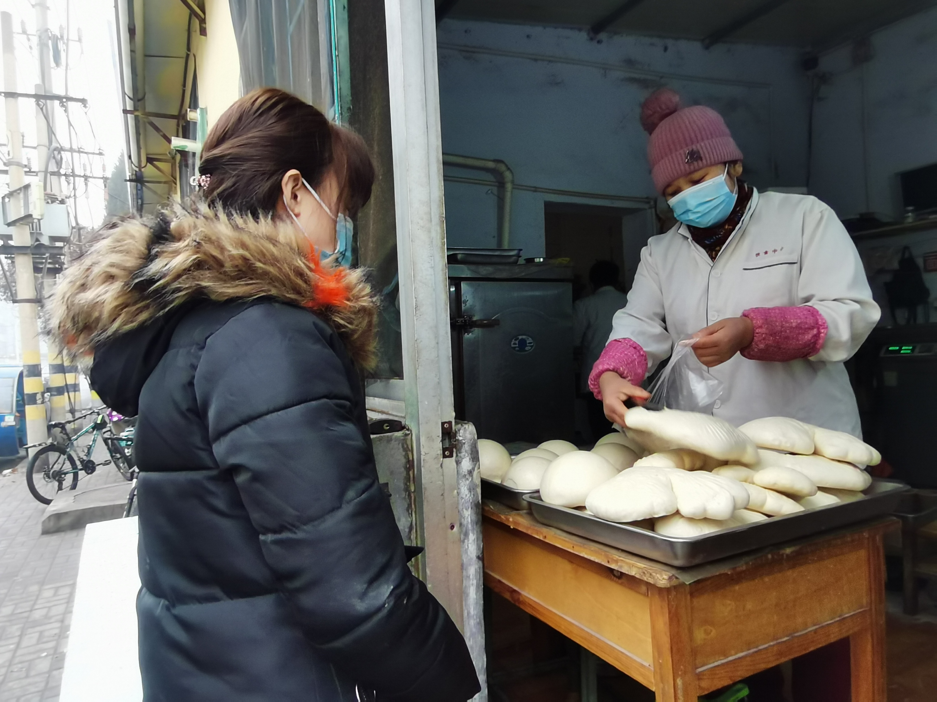 手工大饽饽，不失老味道，潍坊崔振见夫妇多年来一直用老手艺，纯手工制作且不用添加剂