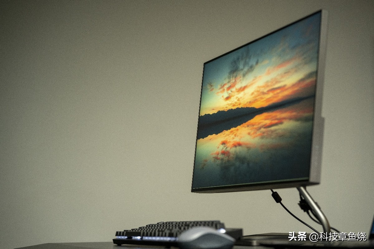 联想Qreator27显示器,做你办公娱乐的好搭档