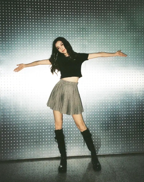 杨颖吊带裙造型,杨颖黑色单肩裙