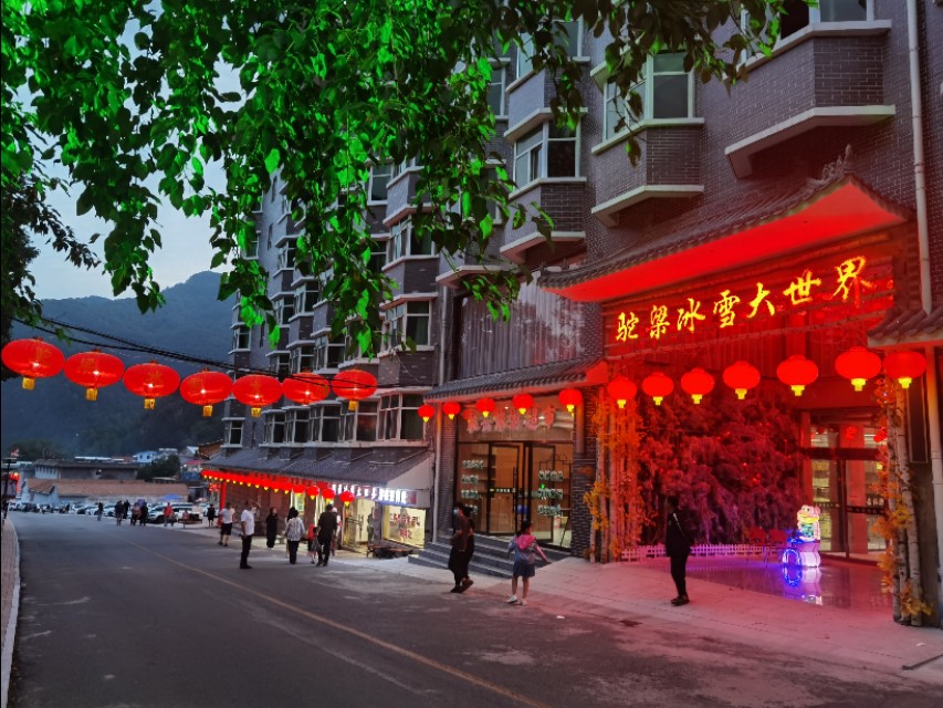 宿在驼梁，感受一种无忧的生活/郝贵云